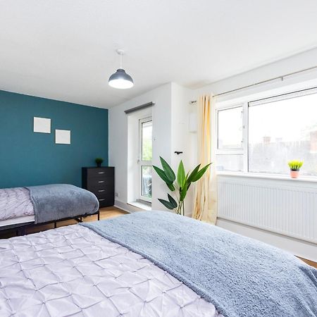 Excel O2 Stunning Large 3 Bedroom Apartment With Balcony Londres Extérieur photo