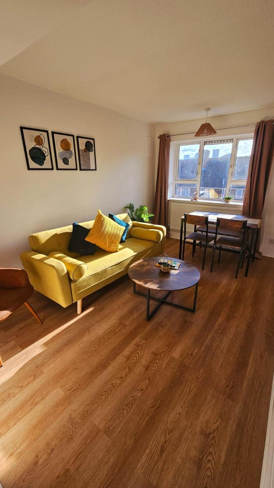 Excel O2 Stunning Large 3 Bedroom Apartment With Balcony Londres Extérieur photo