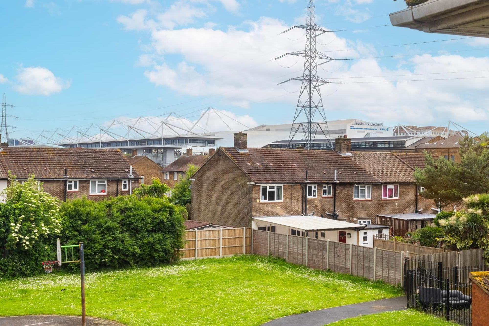 Excel O2 Stunning Large 3 Bedroom Apartment With Balcony Londres Extérieur photo